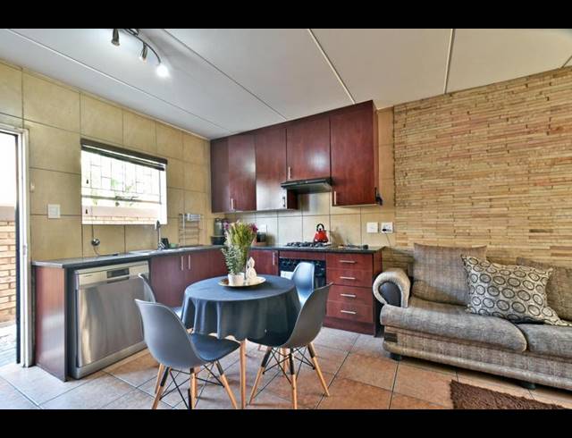3 BEDROOM TOWNHOUSE FOR SALE IN WILGEHEUWEL